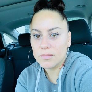 Meet your Posher, Connie l